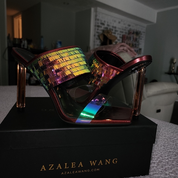 Akira NIB Gorgeous Rainbow Sequin Sandals - Picture 4 of 12